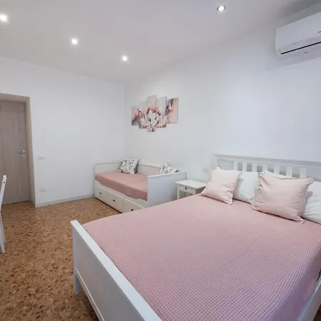Casa Rosa Beige E Blu * Rome