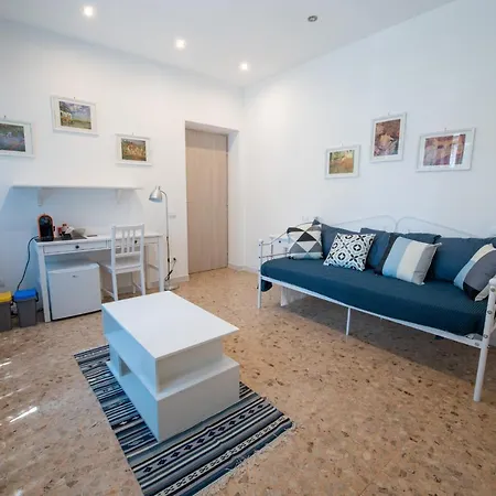 Casa Rosa Beige E Blu Apartment