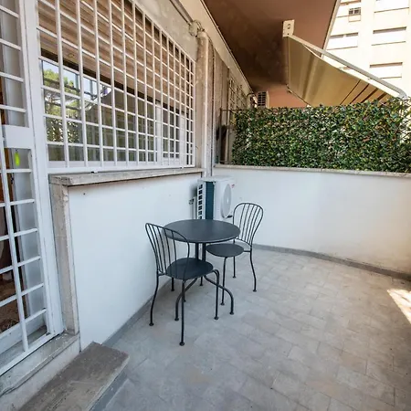 Casa Rosa Beige E Blu *